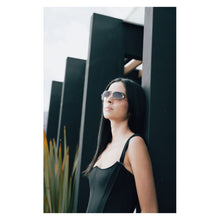 Cargar imagen en el visor de la galería, LENTES TOMMY HILFIGER OUTLOOK X67072