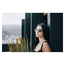 Cargar imagen en el visor de la galería, LENTES TOMMY HILFIGER OUTLOOK X67072