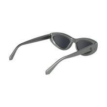 Cargar imagen en el visor de la galería, GAFAS DE SOL CALVIN KLEIN JEANS CKJ24624S (050) PARA MUJER
