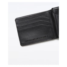 Cargar imagen en el visor de la galería, CAPE VEGAN LEATHER BLACK
