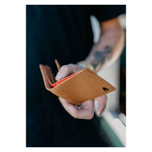 Cargar imagen en el visor de la galería, CAPE VEGAN LEATHER SADDLE