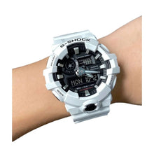 Cargar imagen en el visor de la galería, RELOJ DEPORTIVO PARA HOMBRE G-SHOCK GA-700 GA-700-7ADR - BLANCO
