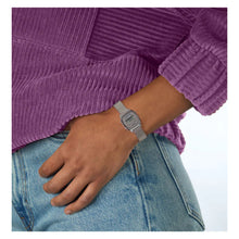 Cargar imagen en el visor de la galería, RELOJ PARA MUJER CASIO LA670WEM7DF - PLATEADO