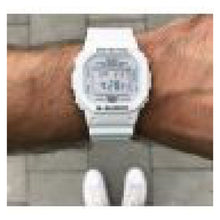 Cargar imagen en el visor de la galería, RELOJ DEPORTIVO PARA UNISEXO G-SHOCK DW-5600MW-7DR - BLANCO