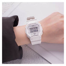 Cargar imagen en el visor de la galería, RELOJ DEPORTIVO PARA UNISEXO G-SHOCK DW-5600MW-7DR - BLANCO