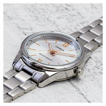 Cargar imagen en el visor de la galería, RELOJ PARA MUJER CASIO LTP-V005D-7B2 LTP-V005D-7B2 - PLATEADO