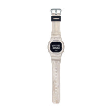 Cargar imagen en el visor de la galería, RELOJ DEPORTIVO PARA UNISEXO G-SHOCK DW-5600WM-5DR - MULTICOLOR