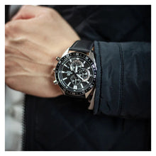 Cargar imagen en el visor de la galería, RELOJ CLÁSICO PARA HOMBRE CASIO EDIFICE EFV-620L-1AVUDF - NEGRO