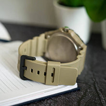 Cargar imagen en el visor de la galería, RELOJ DEPORTIVO PARA HOMBRE CASIO DEPORTIVO MRW-210H-5AVDF - VERDE