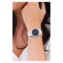 Cargar imagen en el visor de la galería, RELOJ DEPORTIVO PARA UNISEXO CASIO MQ-24UC-8B MQ-24UC-8B - BLANCO