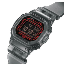 Cargar imagen en el visor de la galería, RELOJ DEPORTIVO PARA HOMBRE G-SHOCK 5600 DWB5600G-1DR - NEGRO