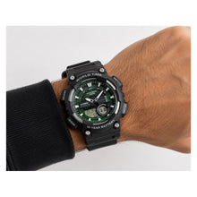 Cargar imagen en el visor de la galería, RELOJ DEPORTIVO PARA HOMBRE CASIO CARA VERDE AEQ-110W-3A2VDF - NEGRO