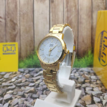 Cargar imagen en el visor de la galería, RELOJ PARA MUJER Q&Q Q969J Q969J001Y - DORADO