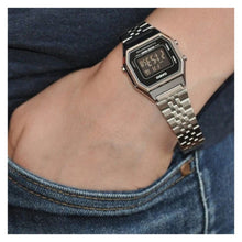 Cargar imagen en el visor de la galería, RELOJ PARA UNISEXO CASIO VINTAGE LA680WA-1BDF - PLATEADO