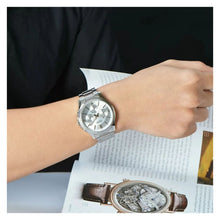 Cargar imagen en el visor de la galería, RELOJ PARA UNISEXO CASIO MTP-1375D-7AV - PLATEADO