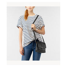 Cargar imagen en el visor de la galería, BOLSO FOSSIL KINLEY NEGRO ZB6749001 MUJER