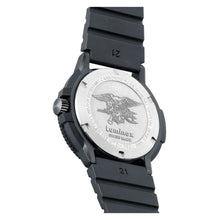 Cargar imagen en el visor de la galería, RELOJ DEPORTIVO PARA HOMBRE LUMINOX NAVY XS.3001.EVO.BO.S - NEGRO