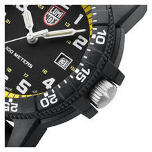 Cargar imagen en el visor de la galería, RELOJ DEPORTIVO PARA HOMBRE LUMINOX LEATHERBACK XS.0325 - NEGRO
