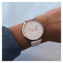 Cargar imagen en el visor de la galería, RELOJ PARA MUJER TOMMY HILFIGER 1781973 1781973 - ROSA