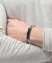 Cargar imagen en el visor de la galería, PULSERA PARA HOMBRE BOSS COLECCIÓN RESPONSIBLE 1580375S