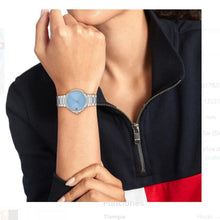 Cargar imagen en el visor de la galería, RELOJ PARA MUJER TOMMY HILFIGER LORI 1782777 - PLATEADO