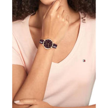 Cargar imagen en el visor de la galería, RELOJ DEPORTIVO PARA MUJER TOMMY HILFIGER CHLOE 1782825 - VINOTINTO
