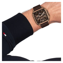 Cargar imagen en el visor de la galería, RELOJ PARA HOMBRE TOMMY HILFIGER 1792221 1792221 - MARRÓN
