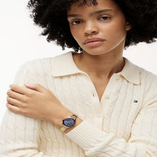Cargar imagen en el visor de la galería, RELOJ PARA MUJER TOMMY HILFIGER JADE 1782891 - DORADO