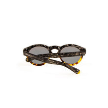 Cargar imagen en el visor de la galería, LENTE DE SOL PARA MUJER INVICTA I 23867-BOL-81 OUTLOOK
