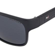 Cargar imagen en el visor de la galería, LENTES DE SOL PARA HOMBRE TOMMY HILFIGER X62002 OUTLOOK
