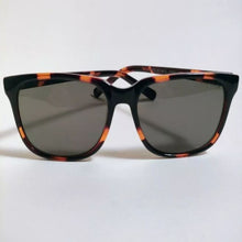 Cargar imagen en el visor de la galería, GAFAS DE SOL PARA HOMBRE TOMMY HILFIGER X67155 OUTLOOK
