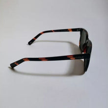 Cargar imagen en el visor de la galería, LENTES DE SOL PARA HOMBRE TOMMY HILFIGER X67155 OUTLOOK

