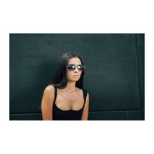 Cargar imagen en el visor de la galería, GAFAS DE SOL TOMMY HILFIGER OULOOK RUMI PARA MUJER
