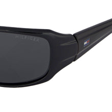 Cargar imagen en el visor de la galería, GAFAS DE SOL TOMMY HILFIGER OUTLOOK PARA HOMBRE OM627P
