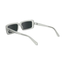 Cargar imagen en el visor de la galería, GAFAS DE SOL CALVIN KLEIN JEANS CKJ24622S (970) UNISEX
