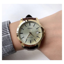 Cargar imagen en el visor de la galería, RELOJ CLÁSICO PARA HOMBRE CASIO  MTP_V004GL_9A - MARRÓN
