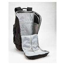 Cargar imagen en el visor de la galería, HAULER 35L BACKPACK BLACK
