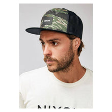 Cargar imagen en el visor de la galería, TEAM TRUCKER HAT TIGER CAMO
