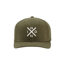 Cargar imagen en el visor de la galería, GORRAS NIXON FLEXFIT DE EXCHANGE C2875 2402-22 VERDE HOMBRE
