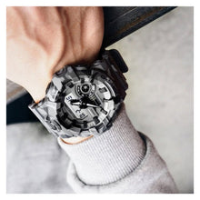 Cargar imagen en el visor de la galería, RELOJ DEPORTIVO PARA HOMBRE G-SHOCK GA_700CM GA-700CM-8ADR - GRIS

