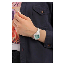 Cargar imagen en el visor de la galería, RELOJ DEPORTIVO PARA MUJER CASIO  LRW-200H-3CVDF - BLANCO
