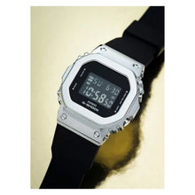 Cargar imagen en el visor de la galería, RELOJ DEPORTIVO PARA MUJER G-SHOCK G-SHOCK GM-S5600-1DR - NEGRO
