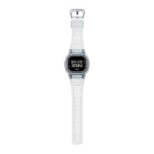 Cargar imagen en el visor de la galería, RELOJ DEPORTIVO PARA UNISEXO G-SHOCK G-SHOCK DW5600SKE-7DR - TRANSPARENTE
