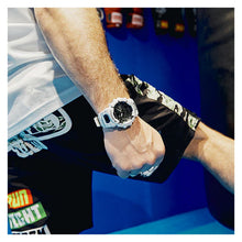 Cargar imagen en el visor de la galería, RELOJ DEPORTIVO PARA HOMBRE G-SHOCK GBA-900 GBA-900-7ADR - BLANCO
