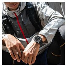 Cargar imagen en el visor de la galería, RELOJ DEPORTIVO PARA HOMBRE G-SHOCK G-SHOCK GA-2200BB-1ADR - NEGRO
