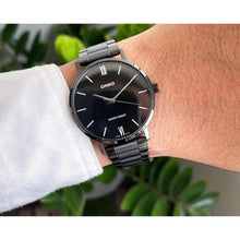 Cargar imagen en el visor de la galería, RELOJ  PARA HOMBRE CASIO TIMELESS MTP-VT01B-1BUDF - NEGRO
