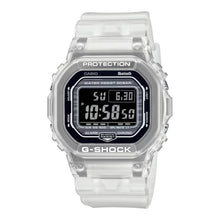 Cargar imagen en el visor de la galería, RELOJ DEPORTIVO PARA HOMBRE CASIO G-SHOCK DWB5600G-7DR - TRANSPARENTE
