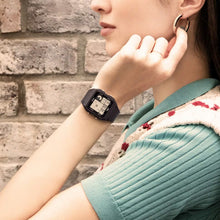 Cargar imagen en el visor de la galería, RELOJ DEPORTIVO PARA UNISEXO CASIO LF-20W-1A LF-20W-1ADF - NEGRO
