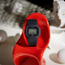 Cargar imagen en el visor de la galería, RELOJ  PARA MUJER G-SHOCK GMDS5600 GMD-S5600BA-1DR - NEGRO
