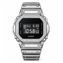 Cargar imagen en el visor de la galería, RELOJ DEPORTIVO PARA HOMBRE CASIO G-SHOCK GM-5600YM-8DR - PLATEADO
